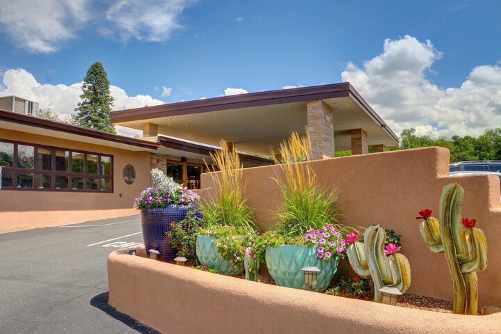 El Sendero Inn an Ascend Collection Hotel