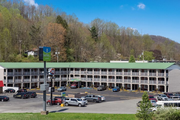 Hotel 6 of 32