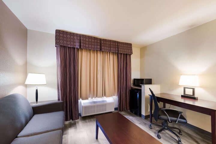 Room 36 of 68