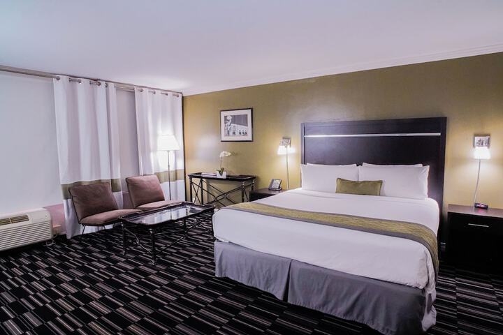 Room 30 of 49