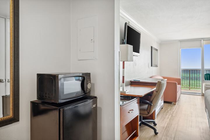 Room 37 of 80