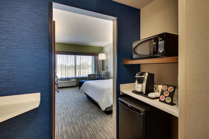 Holiday Inn Express & Suites Findlay North by IHG