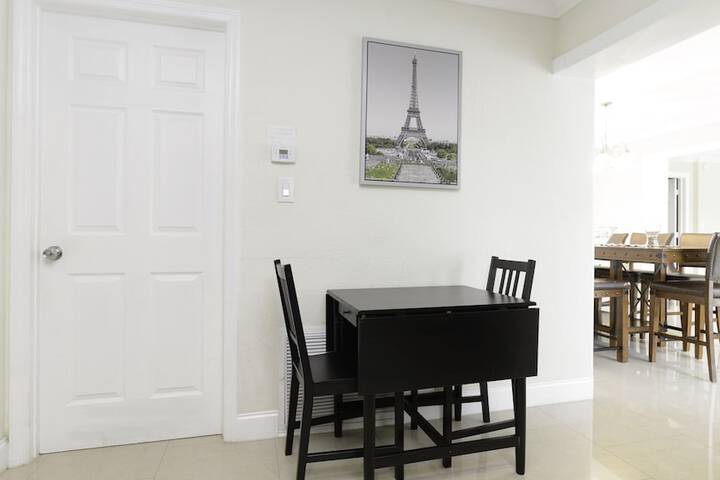 Room 13 of 32