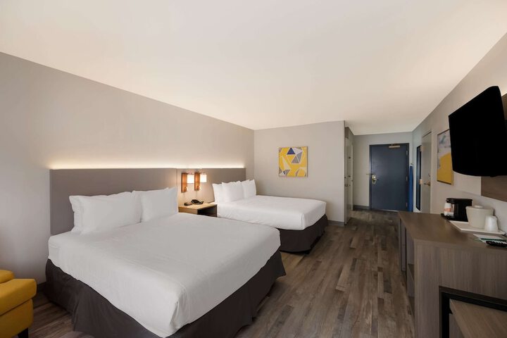Room 27 of 32