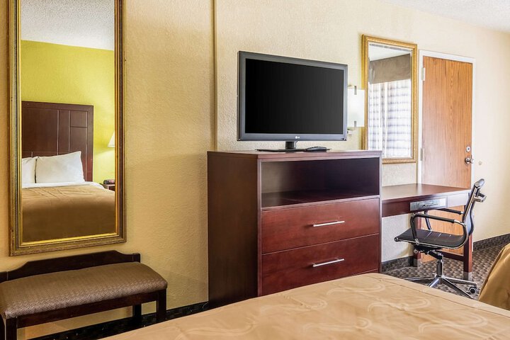 Room 14 of 26