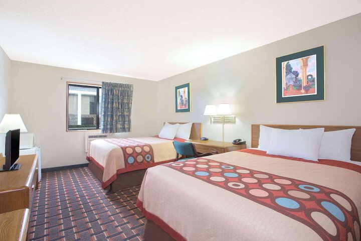 Room 4 of 14