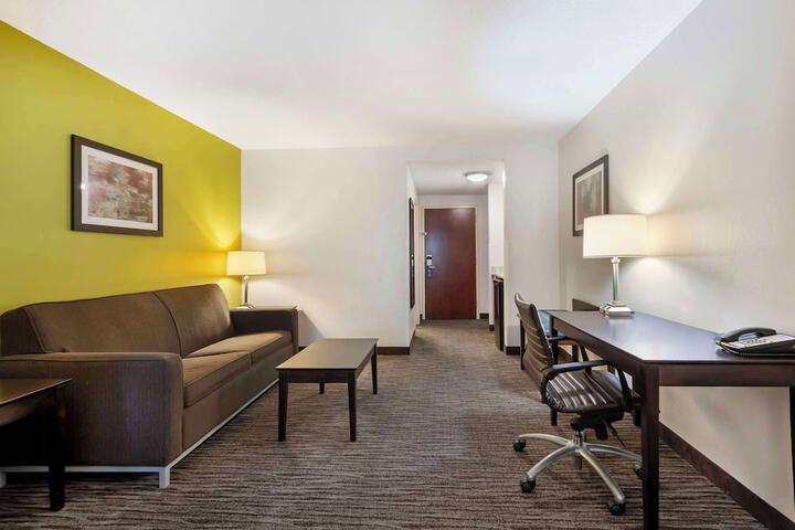 Best Western Magnolia Inn & Suites