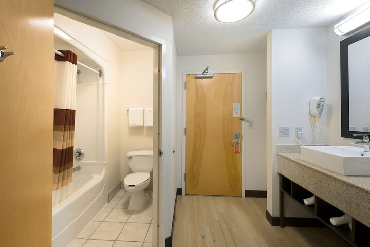 Room 29 of 33