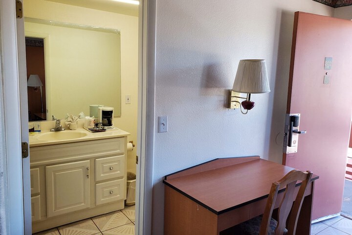 Room 31 of 38
