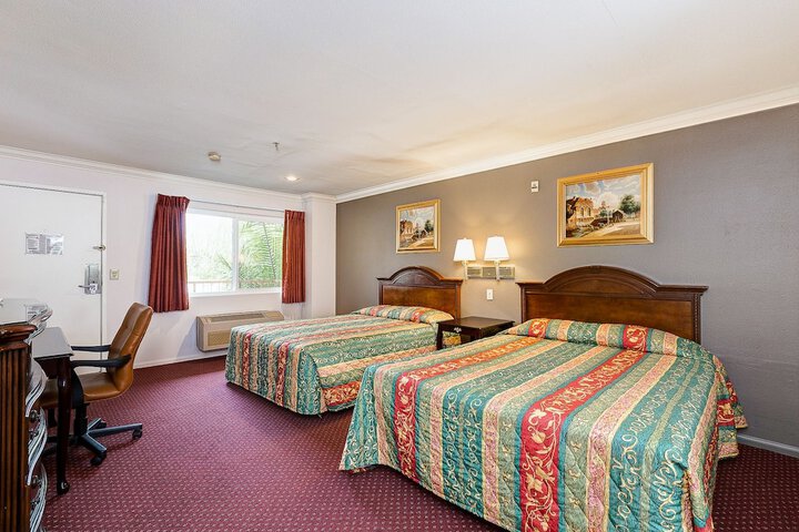 Room 12 of 23
