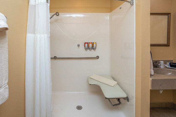 Room 34 of 129