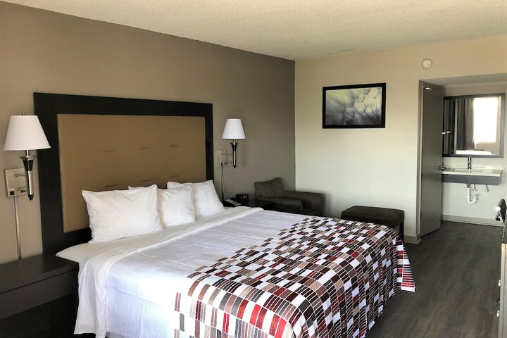 Room 9 of 17