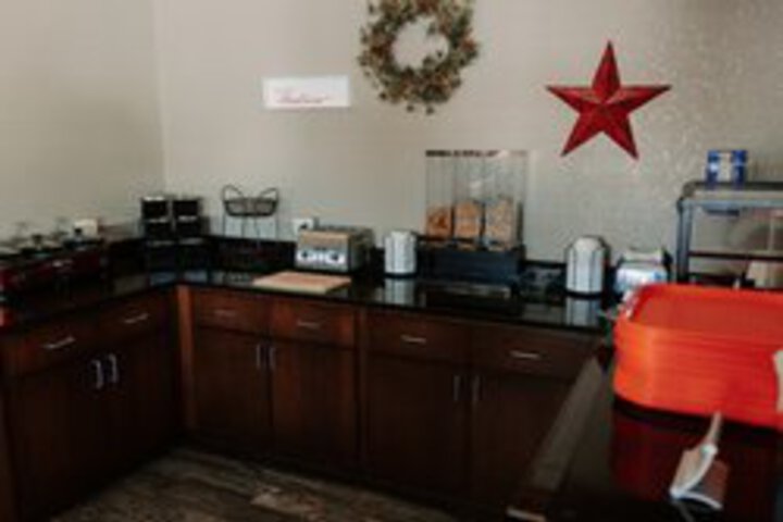 Breakfast/Coffee Service 165 of 168