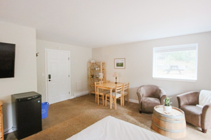 Room 11 of 32
