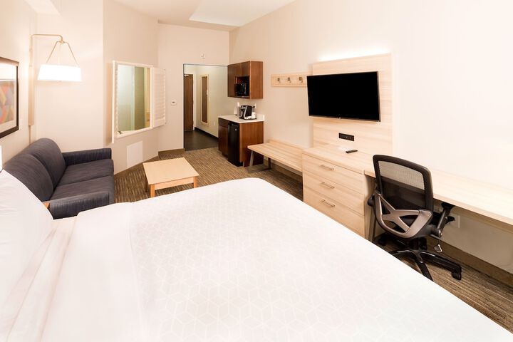 Holiday Inn Express Hotel & Suites Bay City by IHG