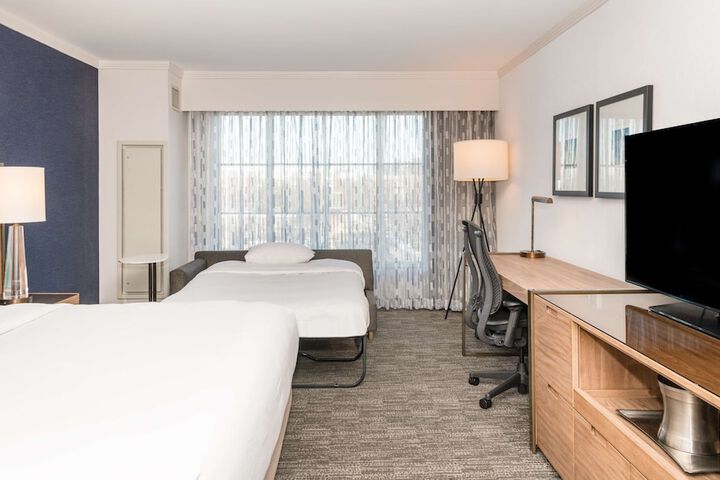 Hilton Columbus / Polaris