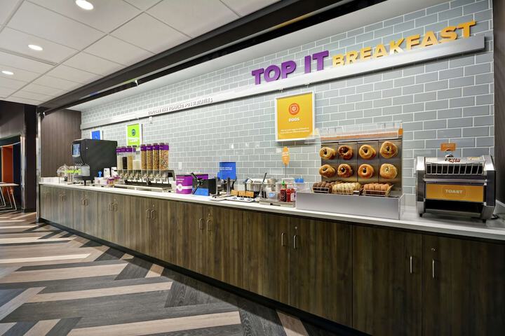 Tru by Hilton Chicopee Springfield