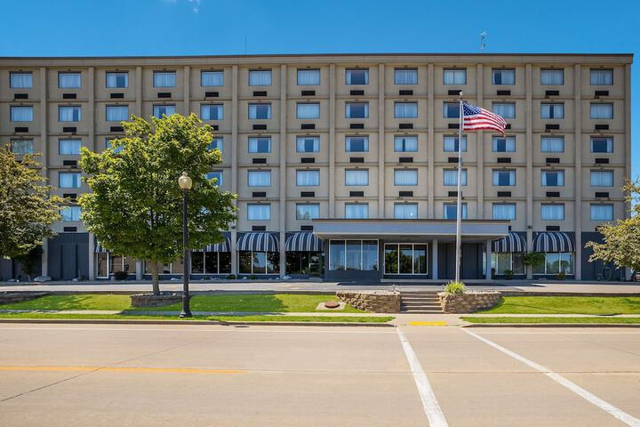 Hotel 2 of 35