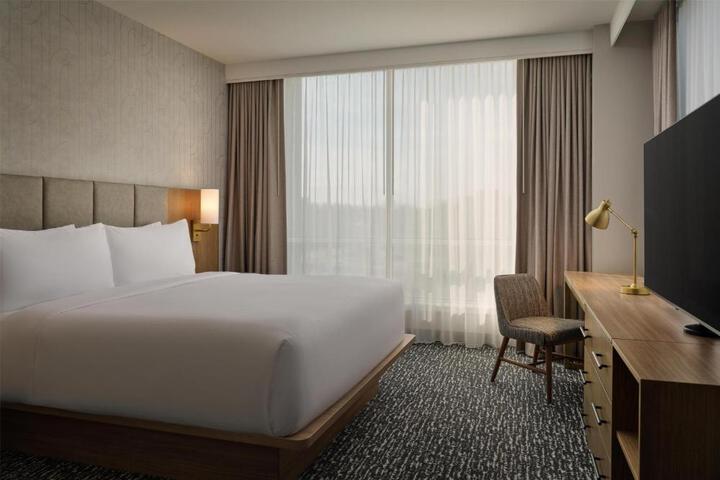 Doubletree by Hilton Greenville Airport