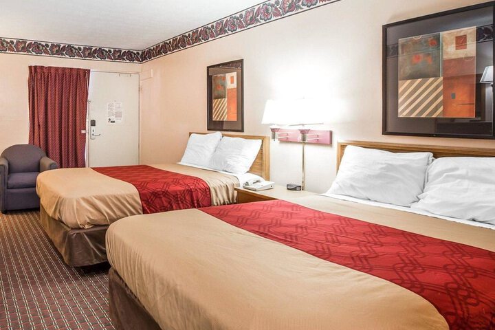 Room 25 of 29