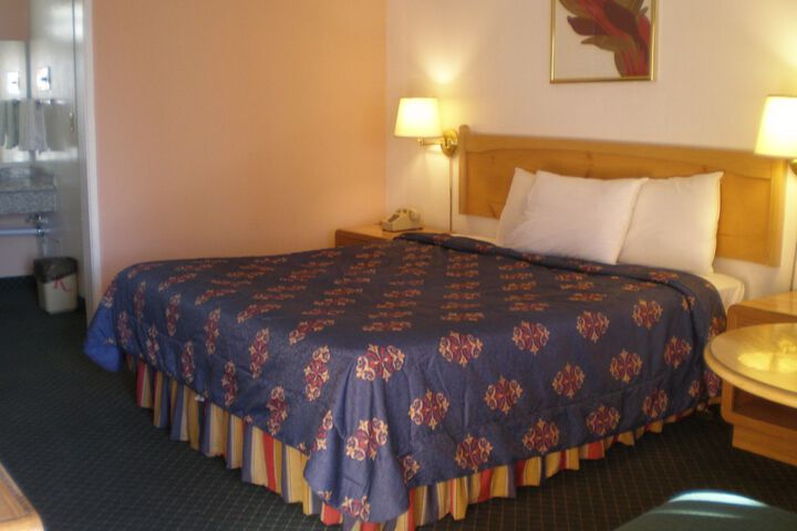 Room 73 of 80