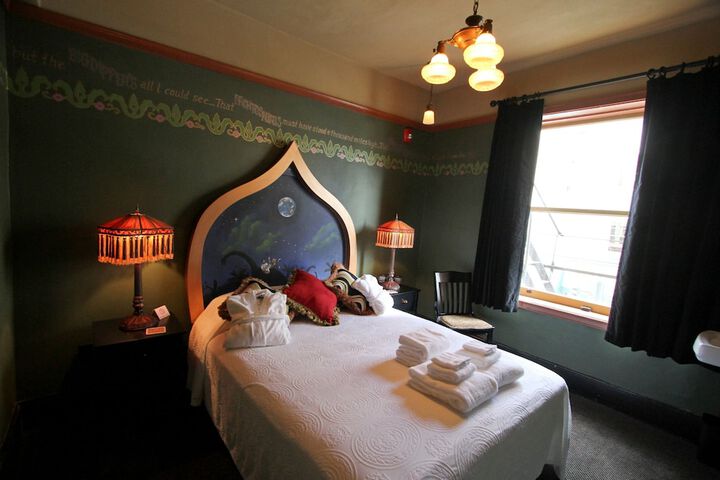 Room 41 of 98