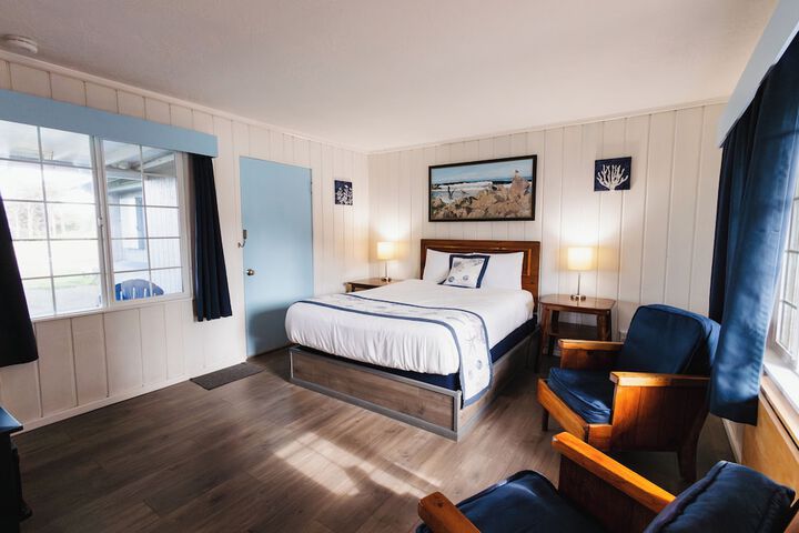 Tillicum Beach Motel (Deanes Oceanfront Lodge)