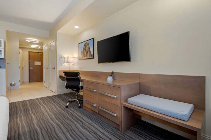 Best Western Plus Sawridge Suites