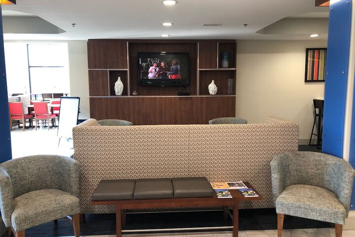 Holiday Inn Express & Suites Franklin KY by IHG
