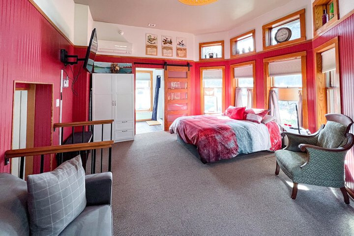 Room 6 of 62