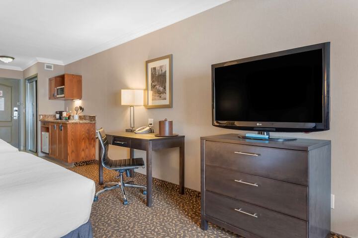 Room 27 of 31