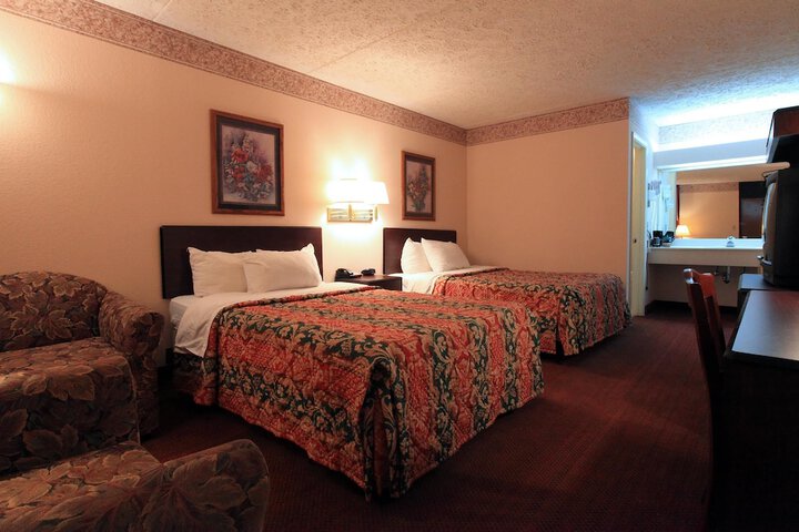 Room 7 of 10