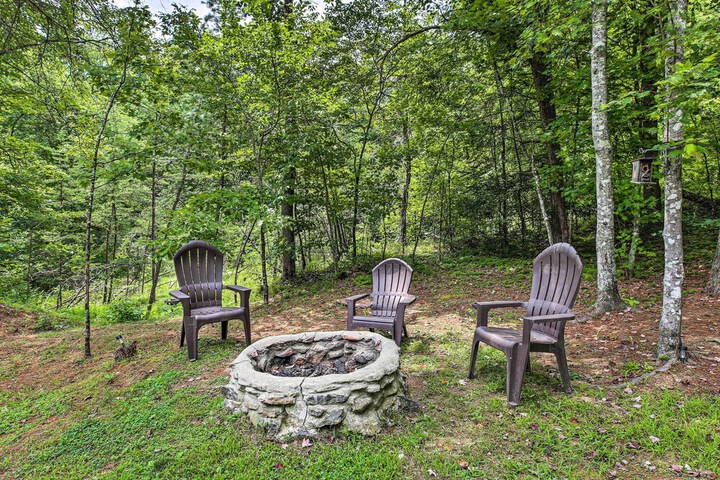 Off-the-grid Cabin Living in Red River Gorge!