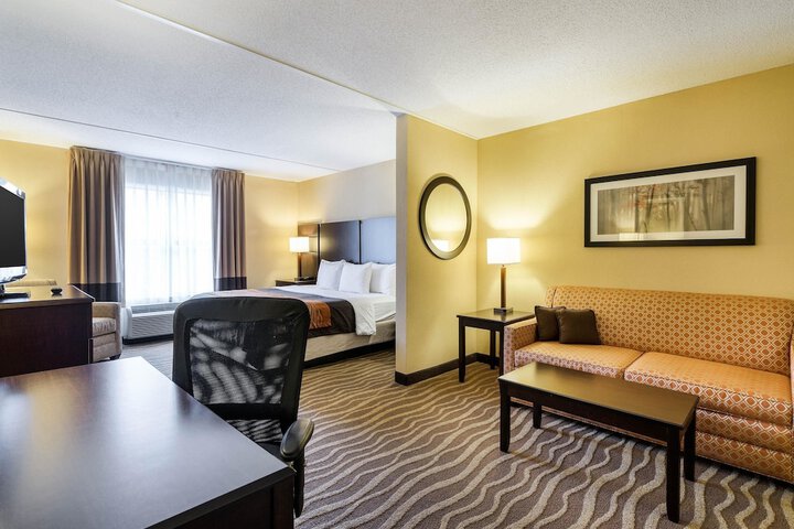 Comfort Inn & Suites Lexington Park near Pax River