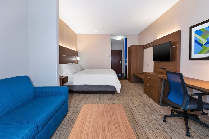 Room 13 of 39