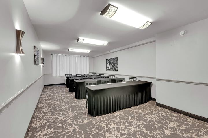 Best Western Plus The Charles Hotel
