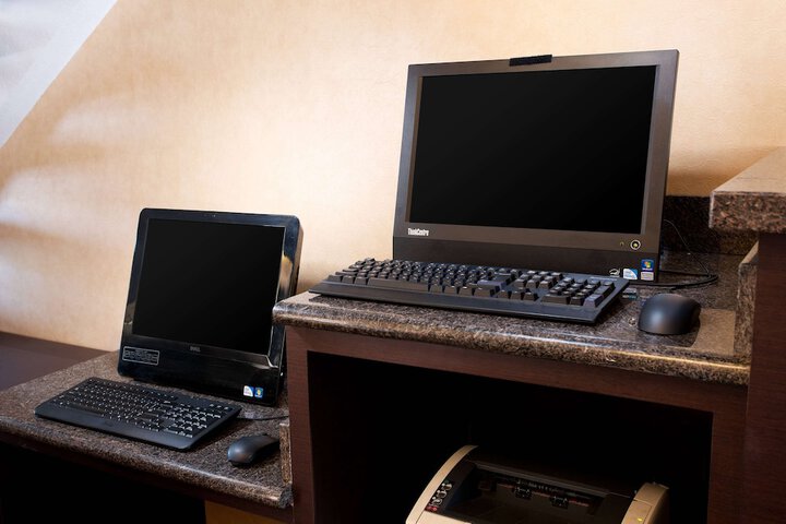 Business Center 24 of 27