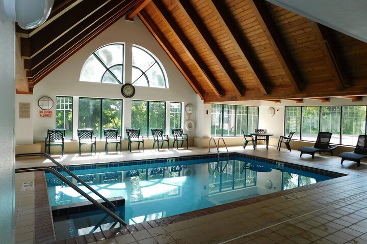 Pool 12 of 44
