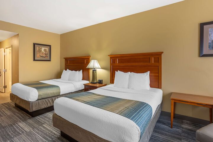 Best Western Plus University Park Inn & Suites