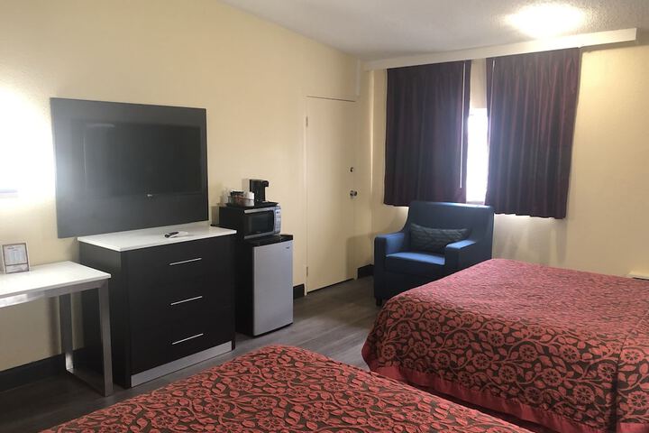 Room 11 of 24