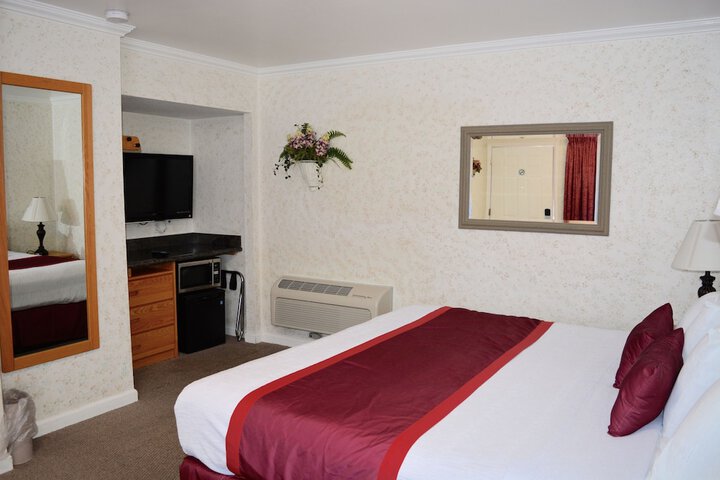 Room 30 of 38