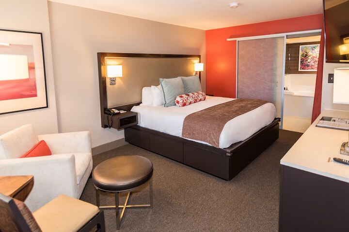Room 16 of 38