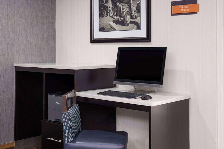 Business Center 77 of 77