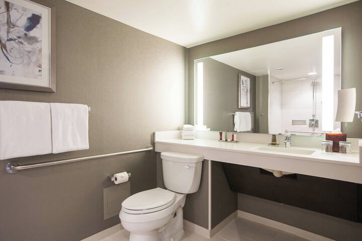 Room 44 of 105