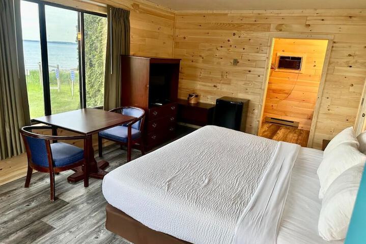 Room 16 of 23