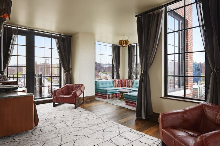 Room 25 of 54