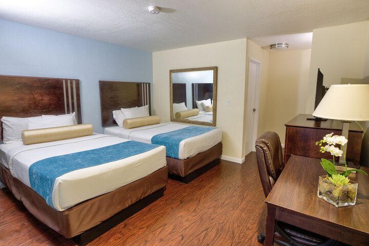 Room 6 of 17
