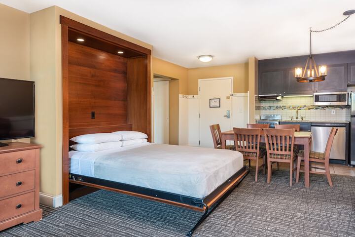 Room 35 of 111