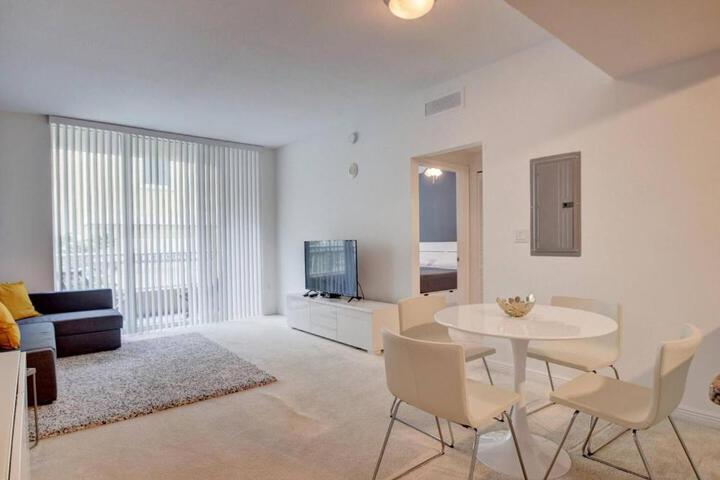 One bedroom in Lux condoCasa Costa! wbeachpass!