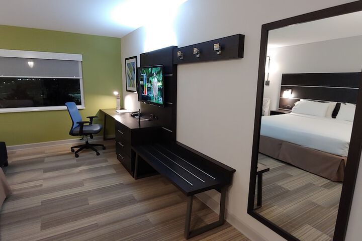Room 19 of 25
